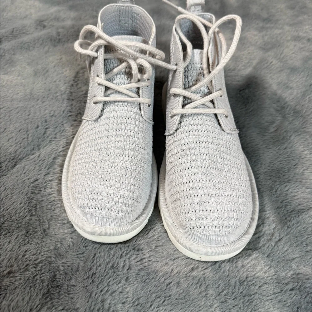 UGG Women Light Gray Knit Boots - Picture 6 of 8